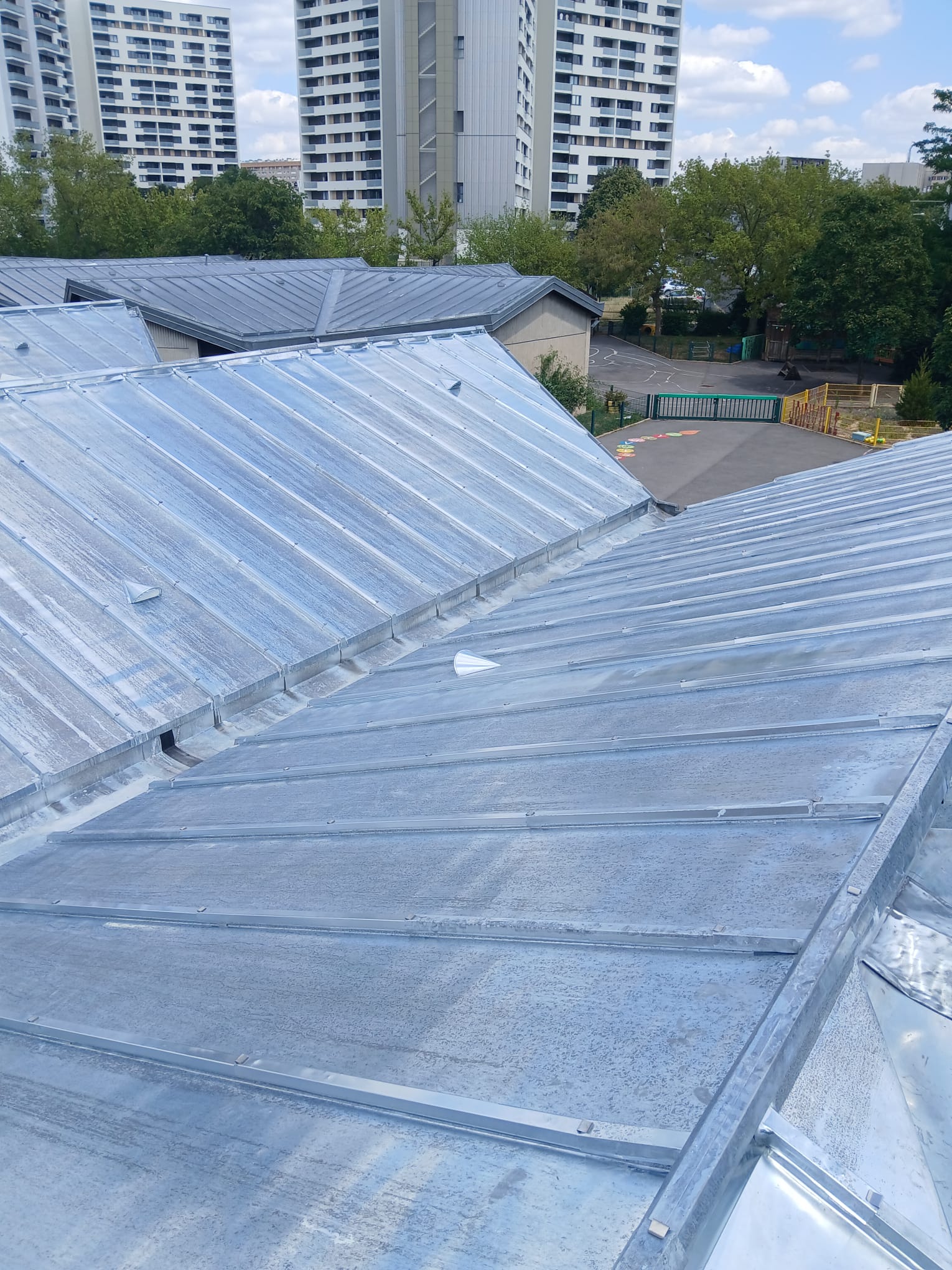 Réalisation de travaux de couverture et réparation de toiture par LCP Couverture